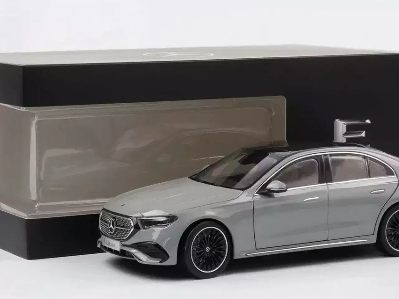 Billede 1 - 1:18 Mercedes E-Class W214 2024