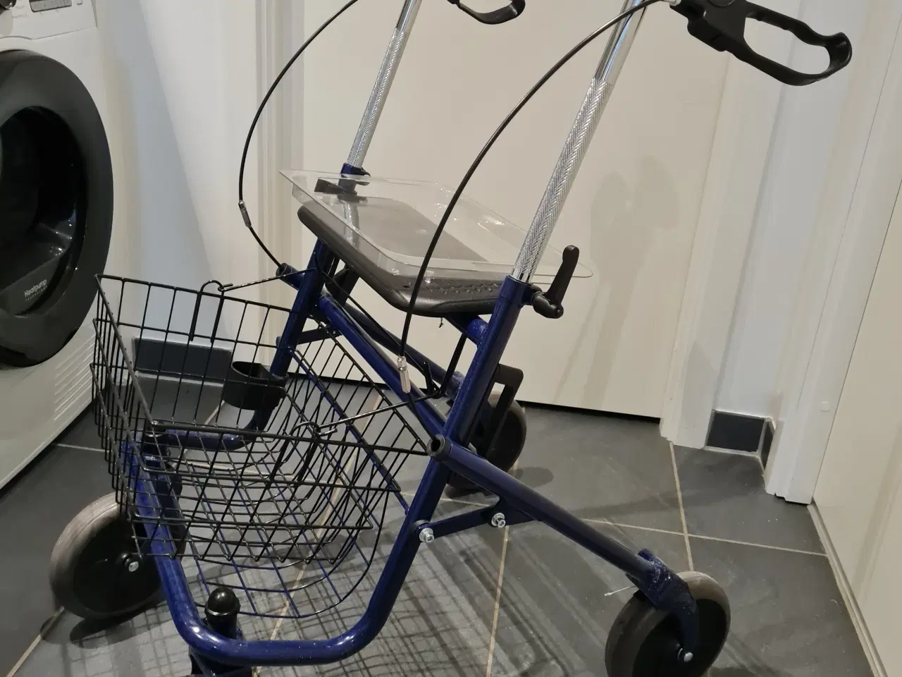 Billede 1 - Rollator m. kvittering fra T- Hansen