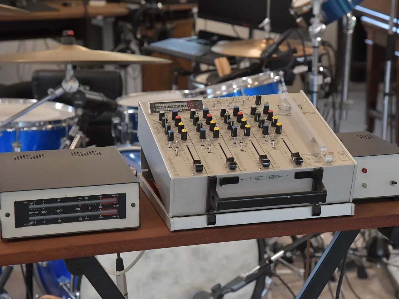 Billede 2 - NP Elektroakustik prof. lydmixer med 4 kanaler