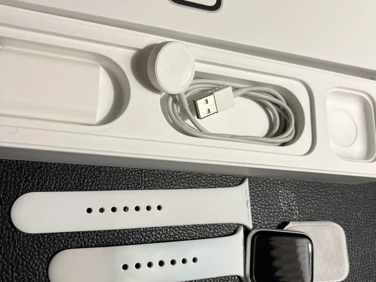 Billede 1 - Apple Watch, serie 4, 44 mm