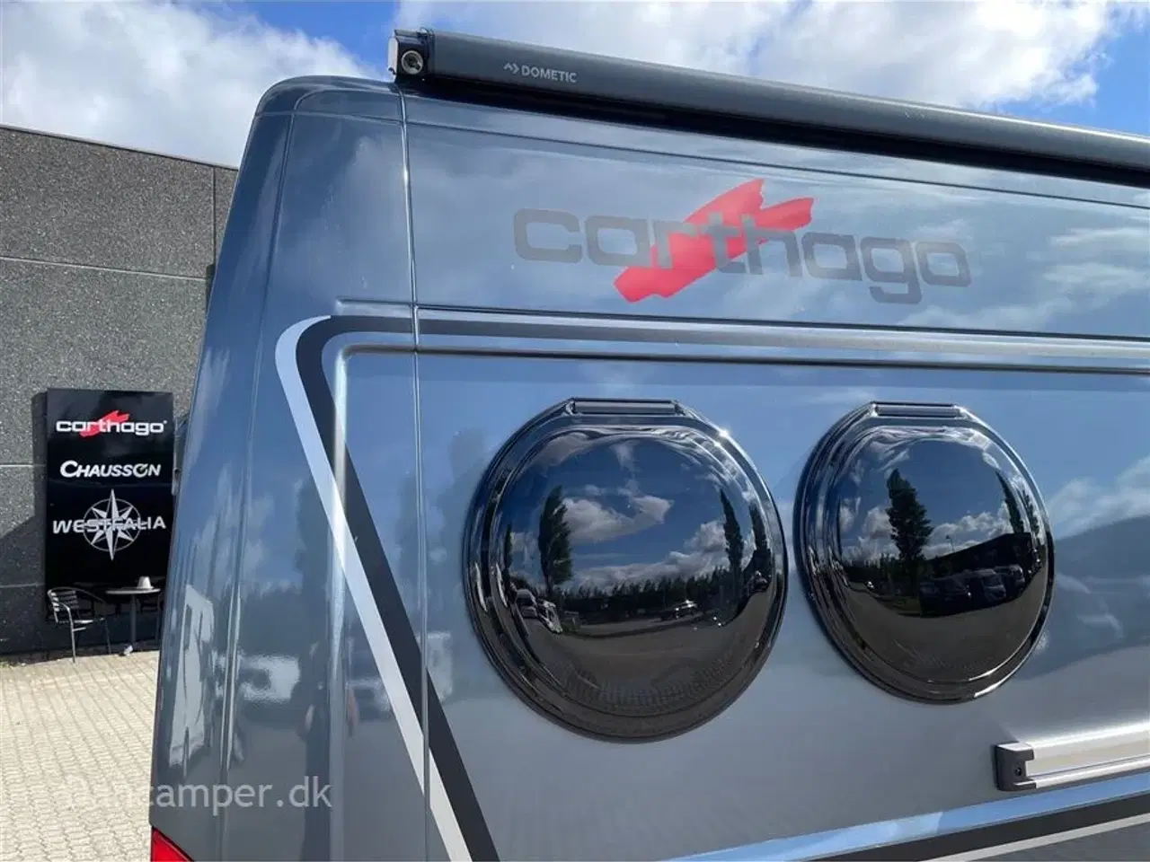 Billede 39 - 2024 - Carthago van 640 LE GT   MESSEPRIS kr. 1.099.900,- SPAR kr. 156.630,- Topmodel - enkeltsenge, Ko-øje-vinduer i bag, 9-trins automatgear, skiltegenkendelse, fjernlysassistent, navigation, Pioneer mediacenter, m.m.m.