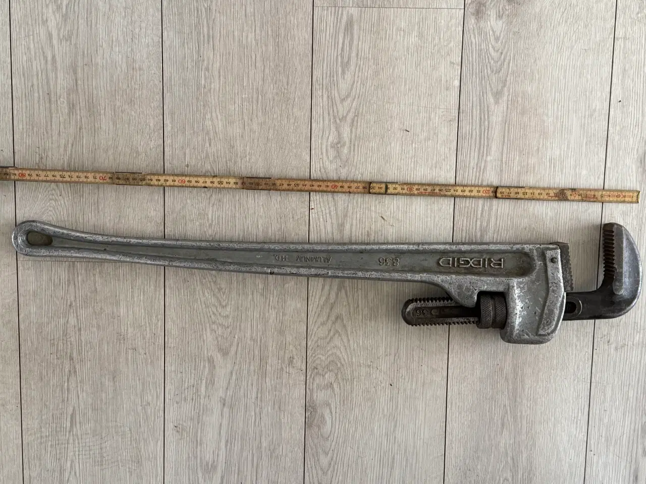 Billede 1 - RIDGID 836.    36 " Aluminium rørtang