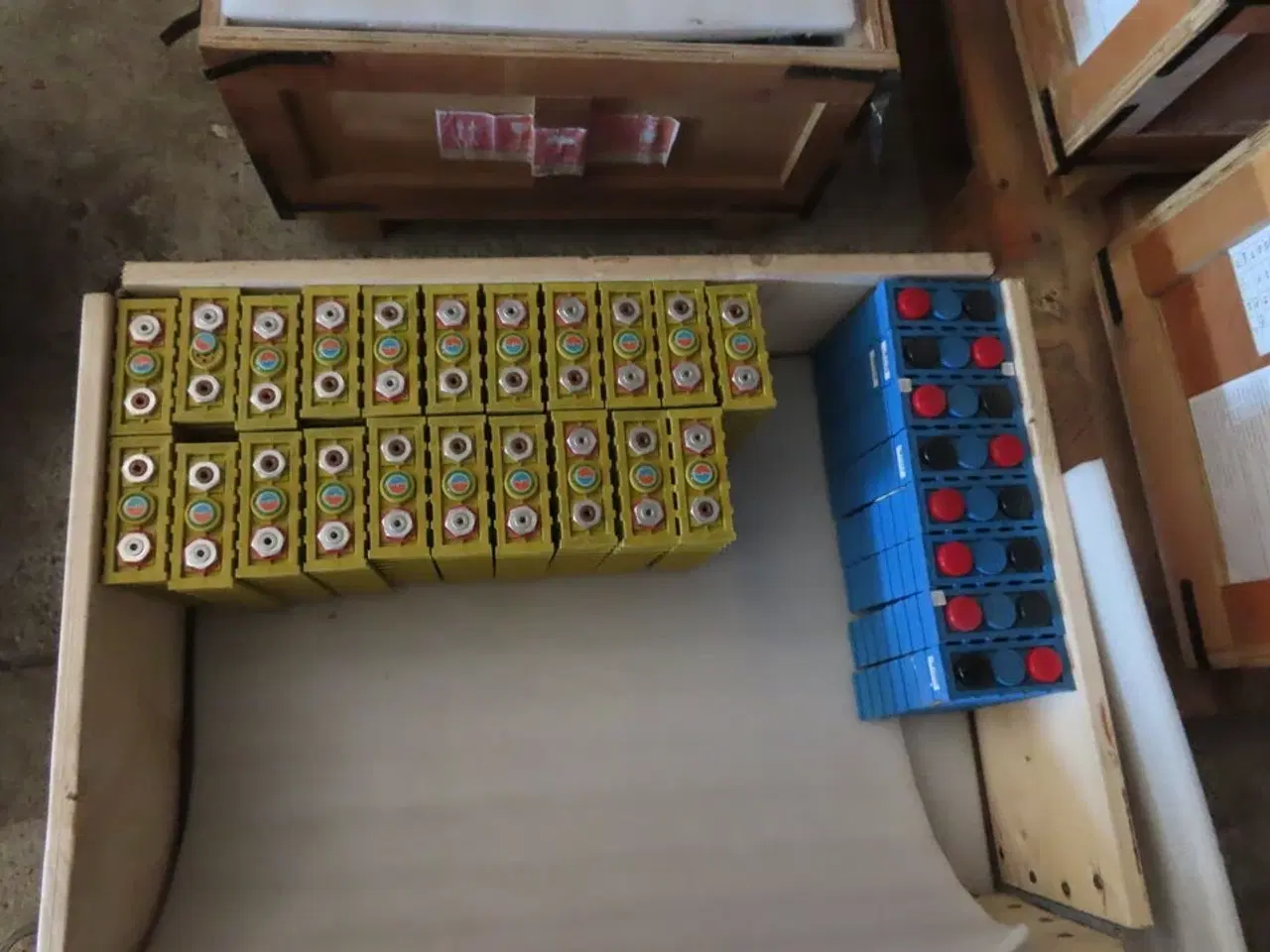 Billede 2 - Kasse med 19 stk lithium ion batterier WINSTON/CALB