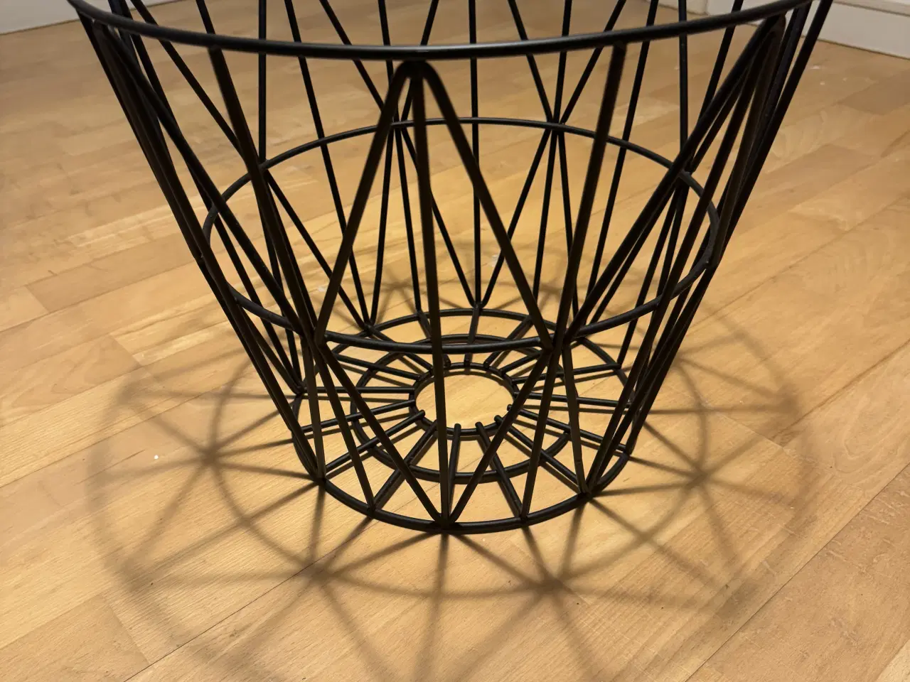 Billede 1 - Ferm Living kurv i sort