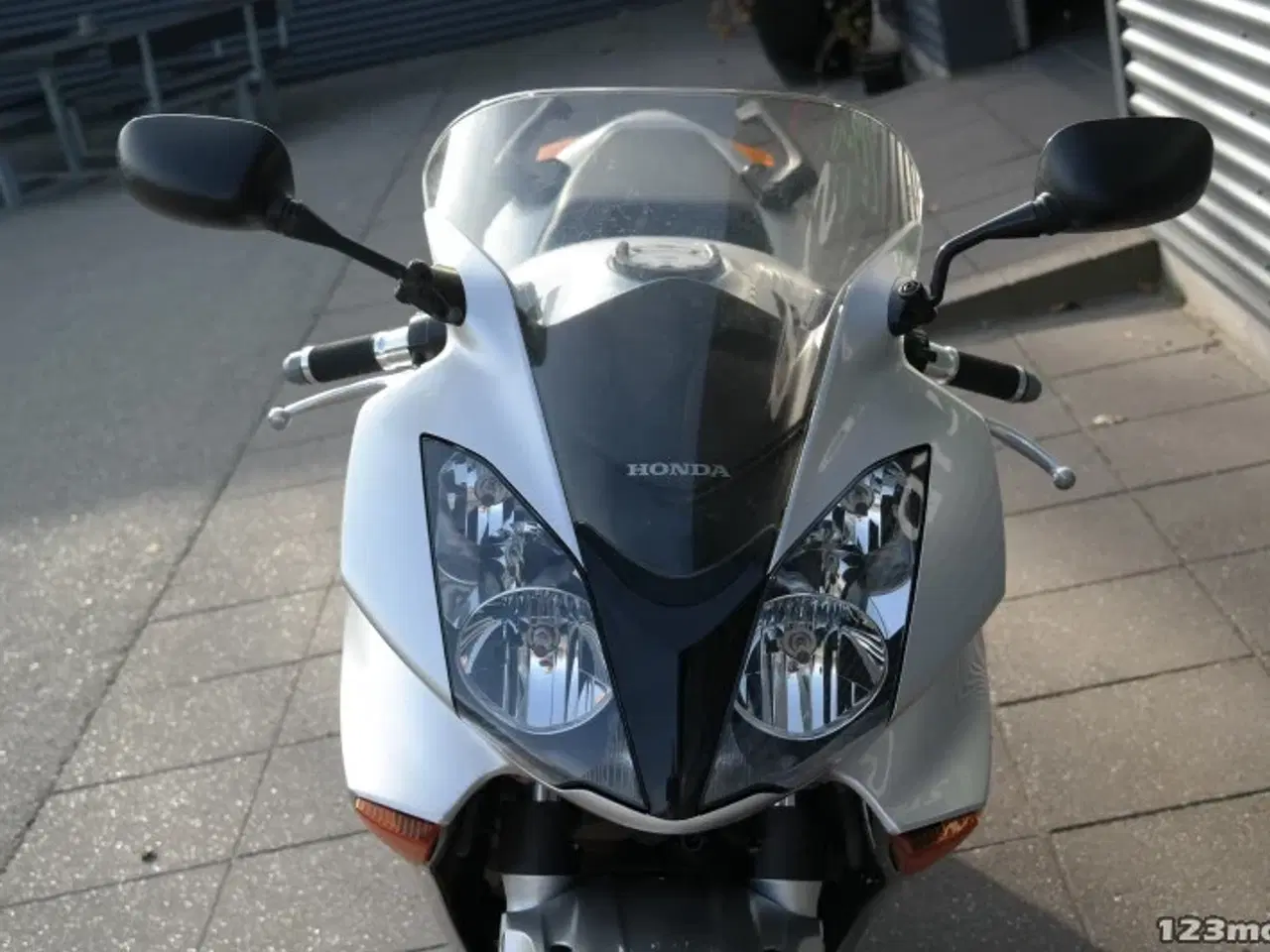 Billede 15 - Honda VFR 800 F MC-SYD       BYTTER GERNE