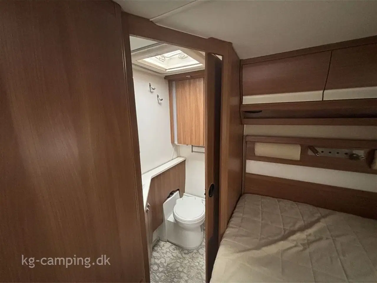 Billede 9 - 2014 - Kabe Royal IMPERIAL 560 XL KS   Kabe top model med Markise - Mover - Solcelle - Inverter - Fortelt mm.