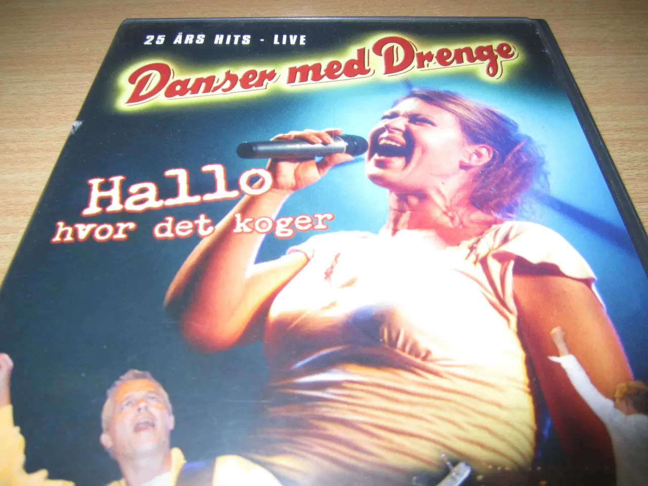 Billede 1 - DANSER MED DRENGE 25 års hits - Live.