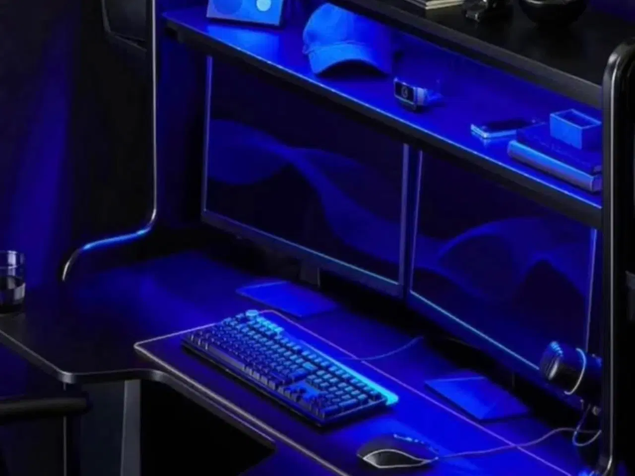 Billede 2 - Gaming desk with shelves 185×146 cm black