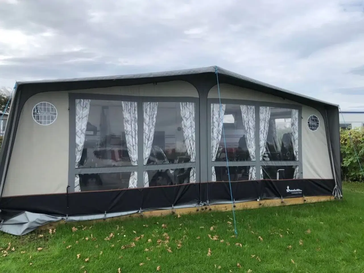 Billede 1 - Campingvogn med 1 år gammelt fortelt