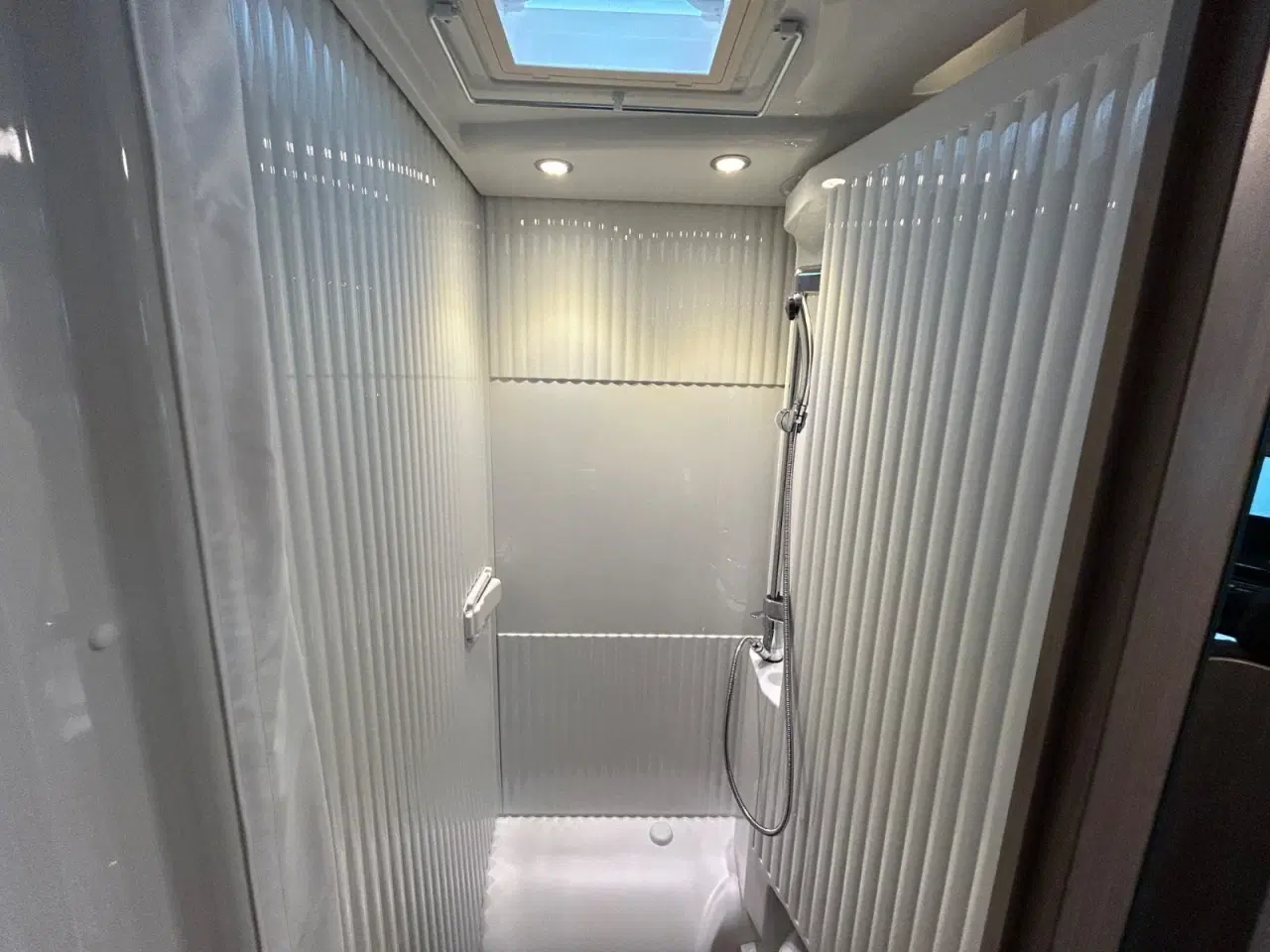 Billede 13 - Carado V347 PRO+ 2,2 JTD 140 aut.