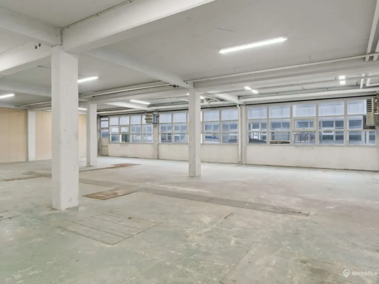 Billede 6 - Lager på 360 m² med port i terræn