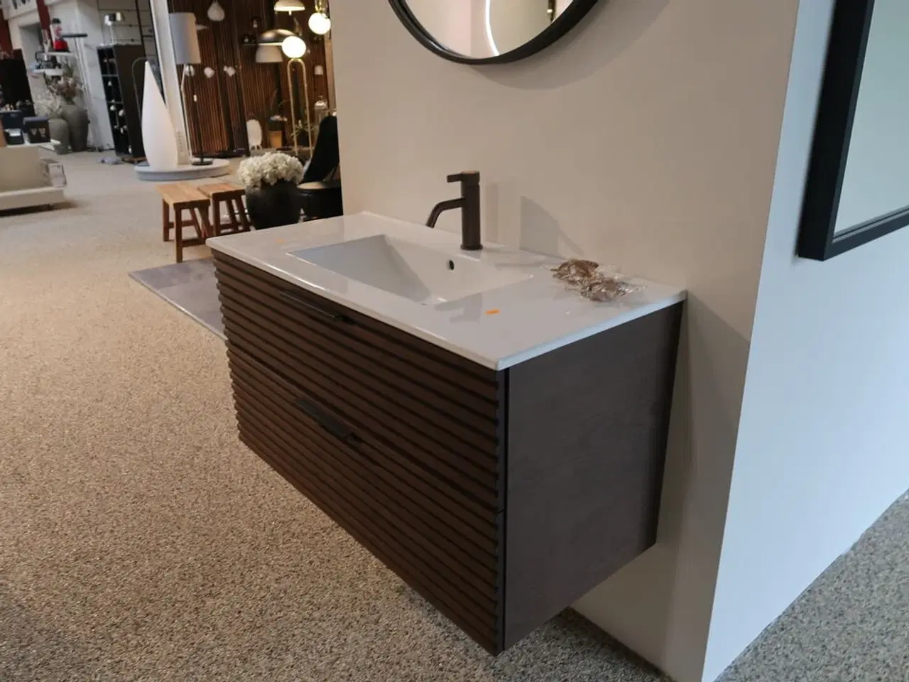 Billede 2 - Badmøbel CASSØE Crown Stripe med vask, uden armatur