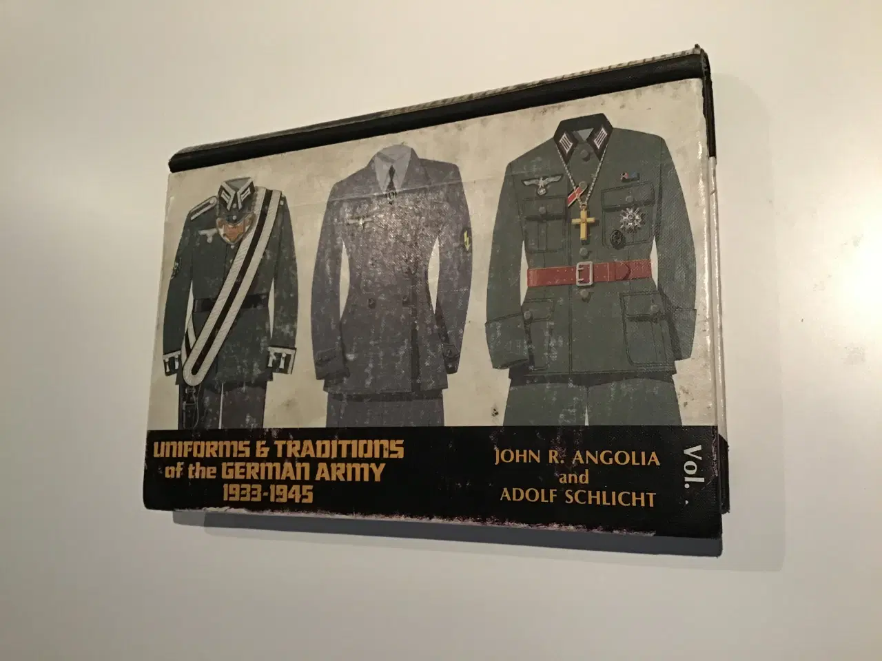 Billede 1 - Bog om tyske uniformer WW2 