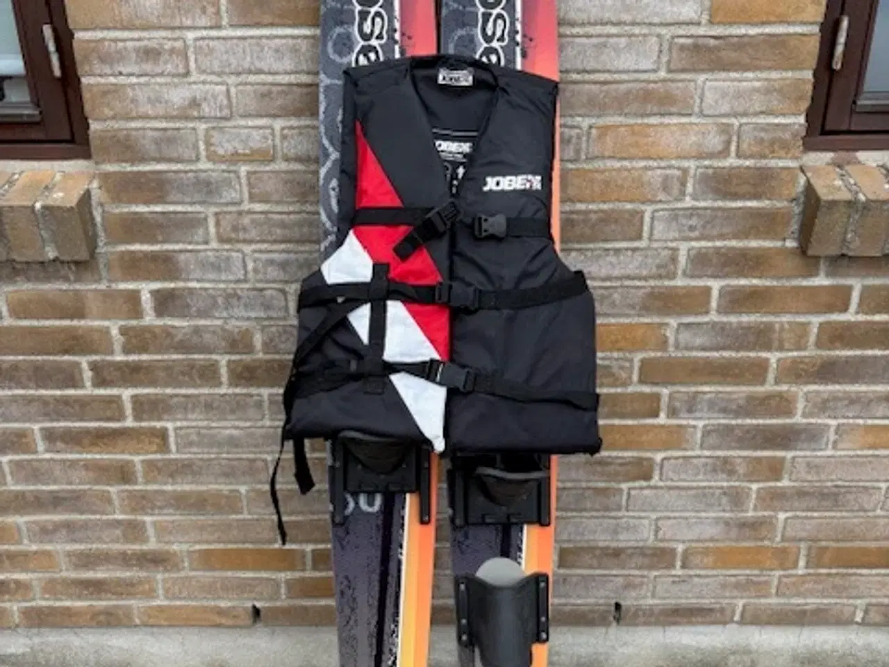 Billede 2 - Fint vanskisæt inkl svømmevest