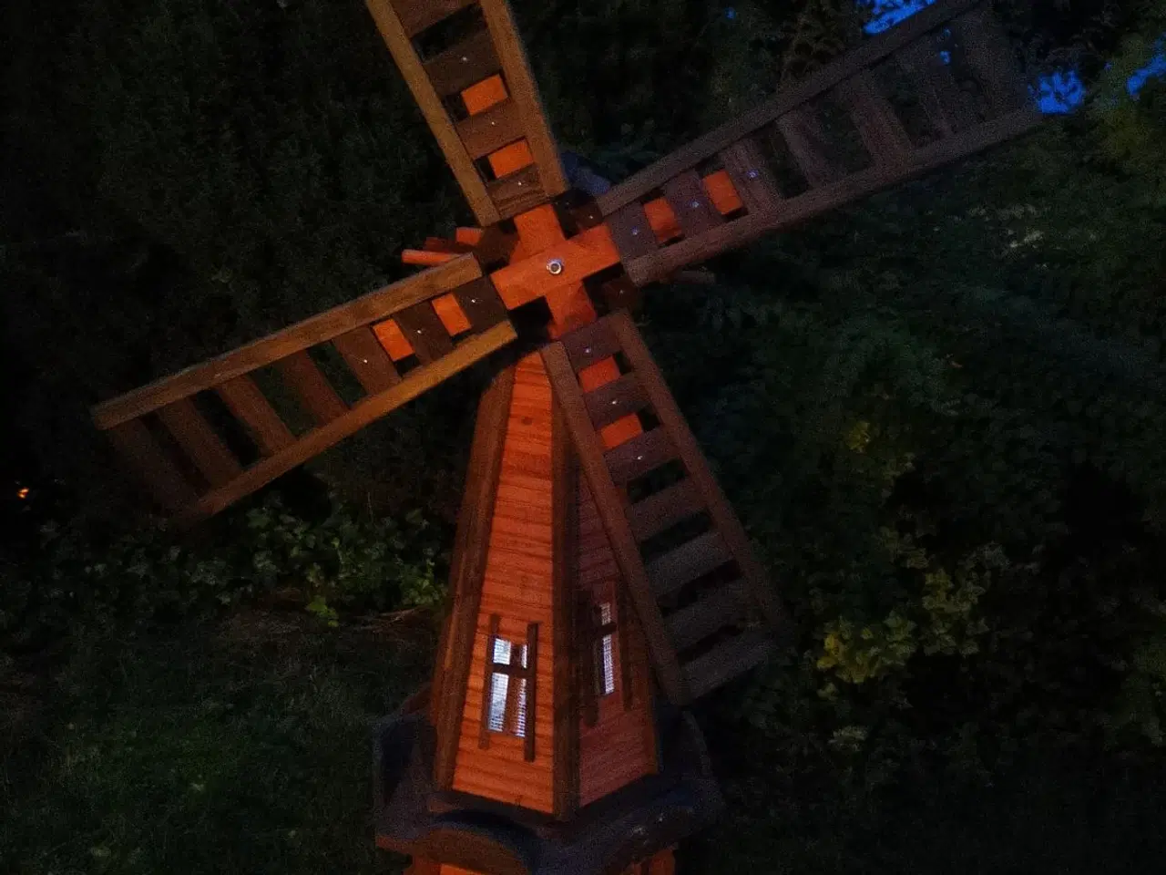 Billede 11 - Havemølle - stor - med solcelle