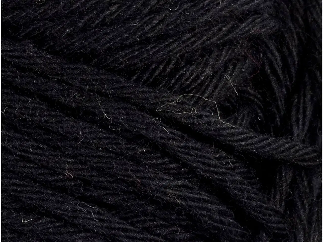 Billede 1 - Bomuldsgarn, 8/8, L: 80-85 M, sort, 50g/ 1 ngl.