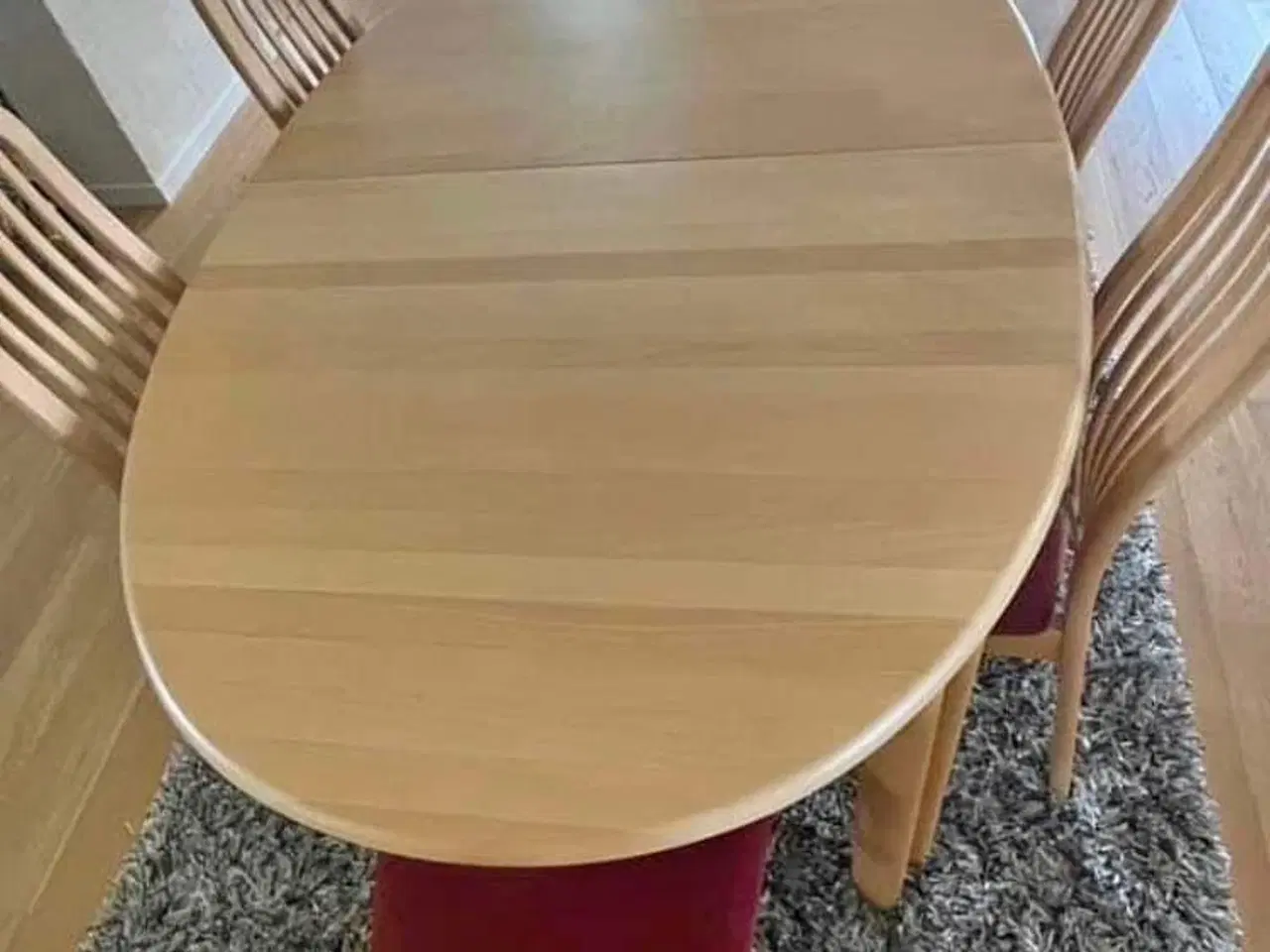 Billede 1 - Spisebord med 8 stole