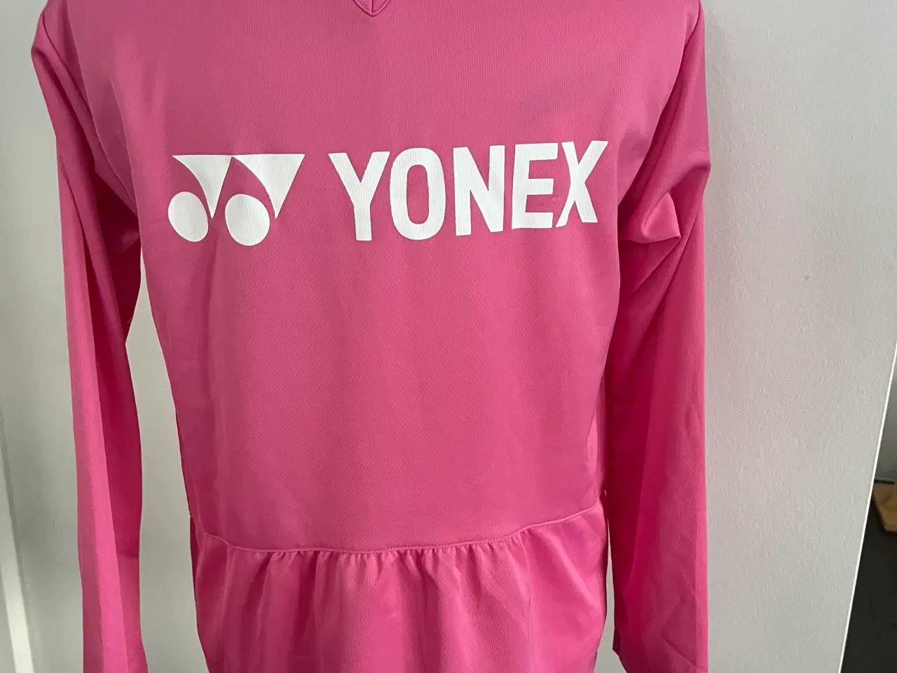 Billede 2 - Yonex trøje L 