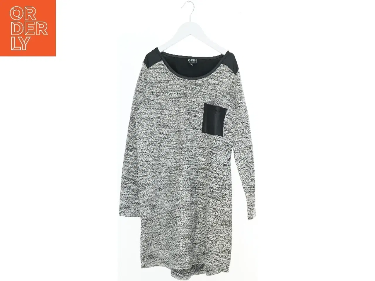 Billede 1 - Grå langærmet kjole fra D-XEL fra D-XEL (str. 164)