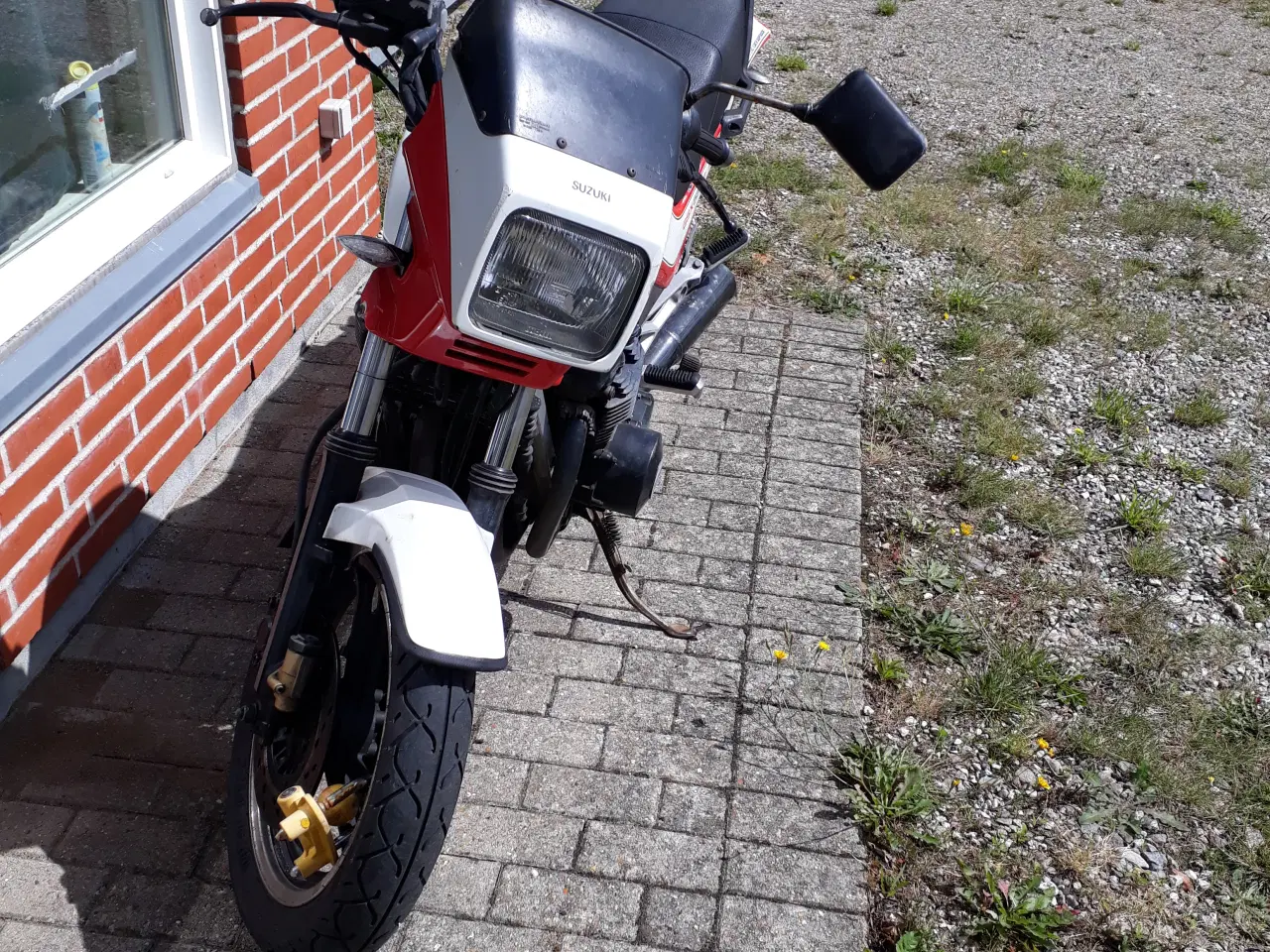 Billede 4 - Veteran Suzuki GSX 550E . let at syne. 