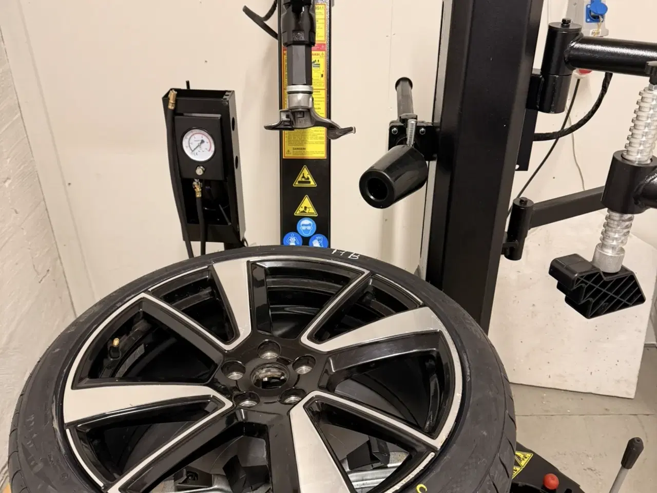 Billede 1 - Dækskifte og afbalancering 