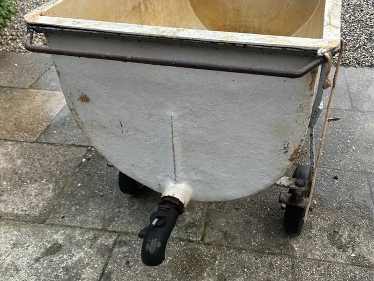 Billede 2 - fodrevogn glasfiber med bundventil