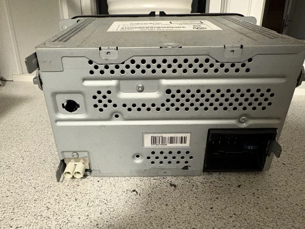 Billede 2 - Radio til vw golf 