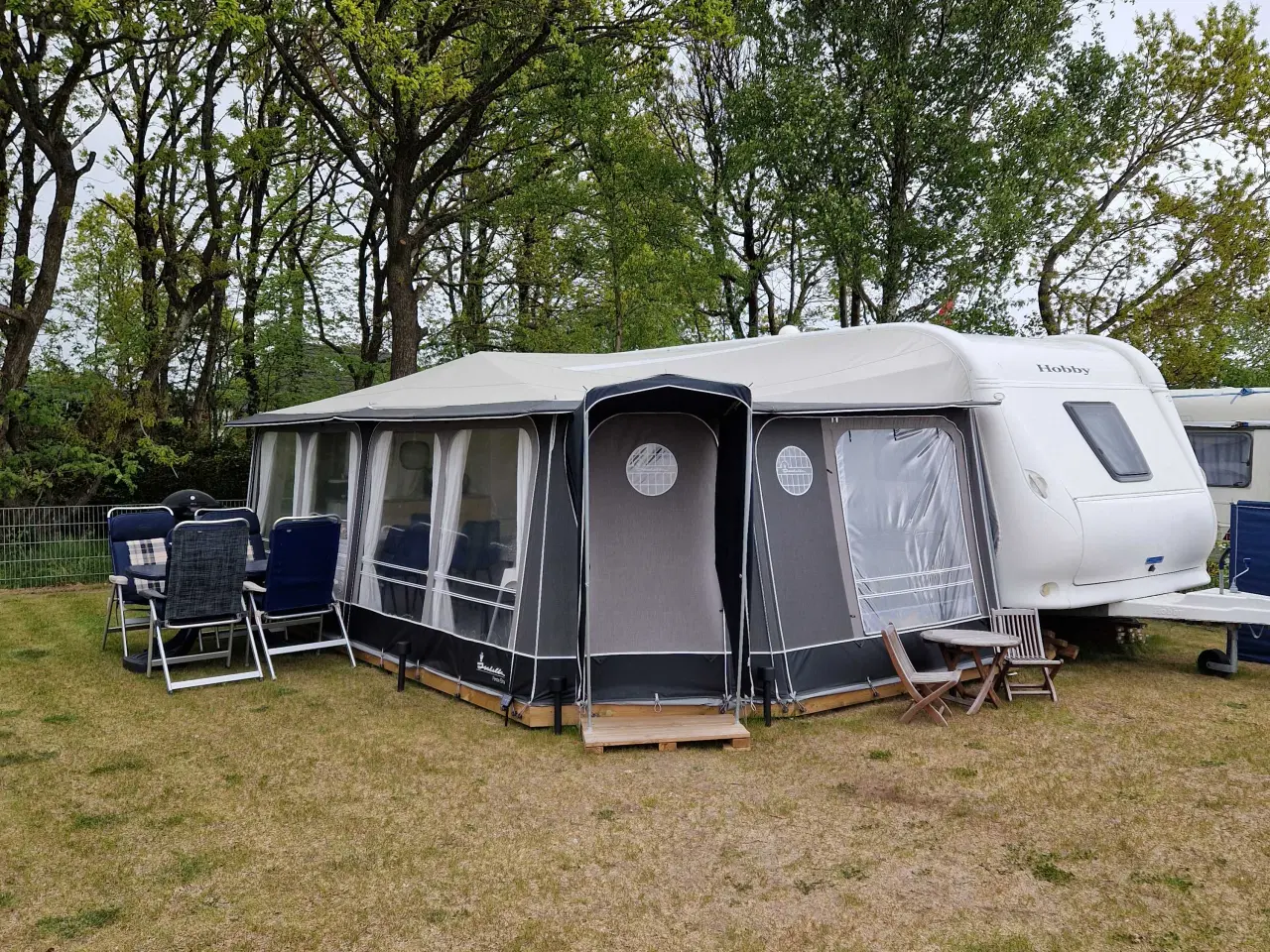 Billede 1 - Hobby 650 kmfe de luxe køjevogn