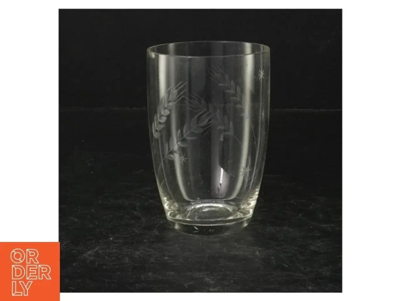 Billede 2 - Graveret glasvase (str. Ø 8 cm. længde, 11,5 cm)