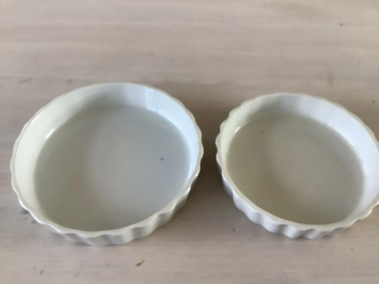 Billede 1 - Hvide ovenfastfade/ tærteforme 