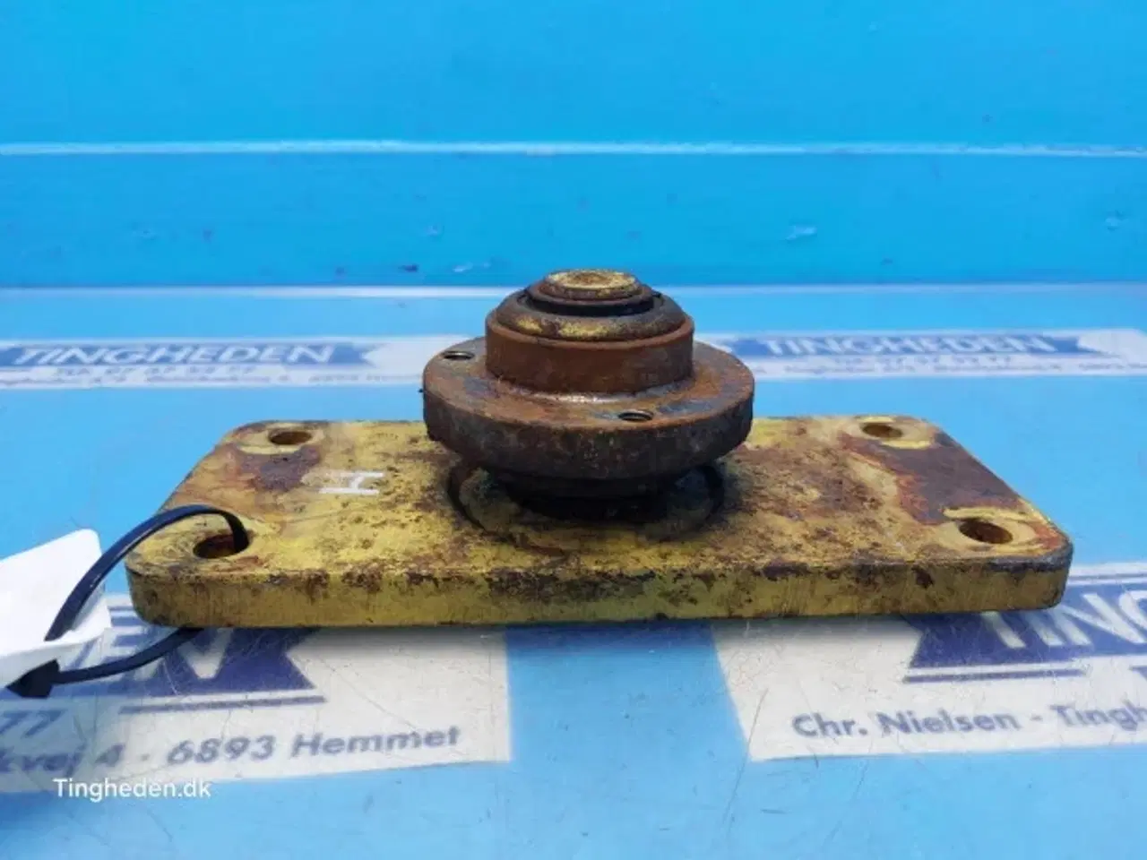 Billede 2 - New Holland TX68 Beslag 9811086