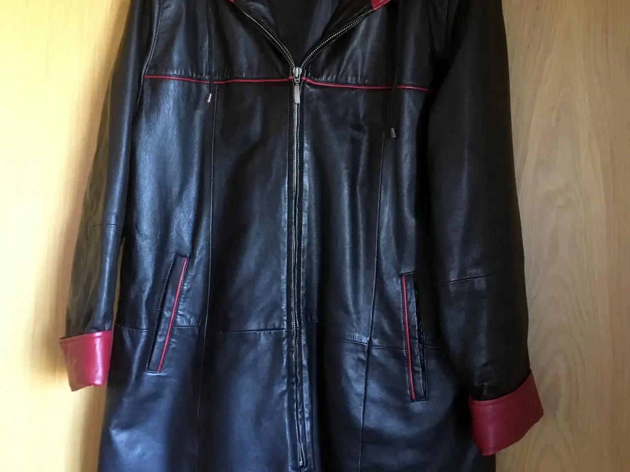 Billede 4 - Skindfrakke 3/4 lang i blød lammeskind