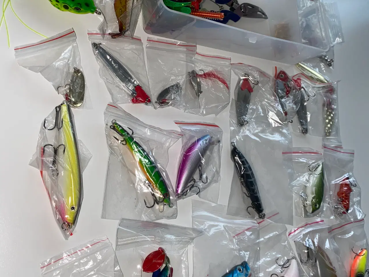 Billede 4 - fiskeudstyr med 300 dele