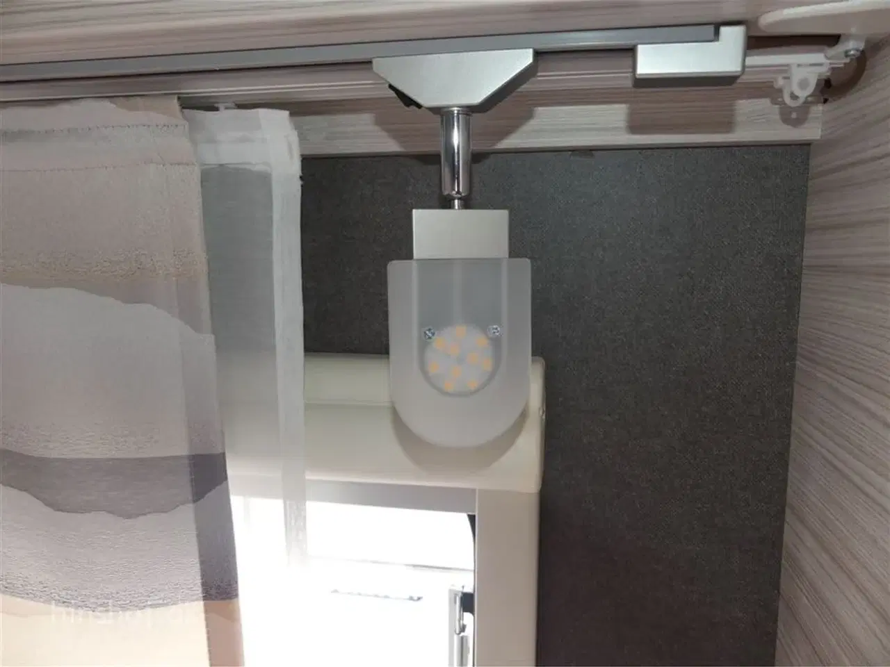 Billede 18 - 2023 - Dethleffs C'joy 420 QSH Fin let lille rejsevogn med god plads fra Hinshøj Caravan A/S