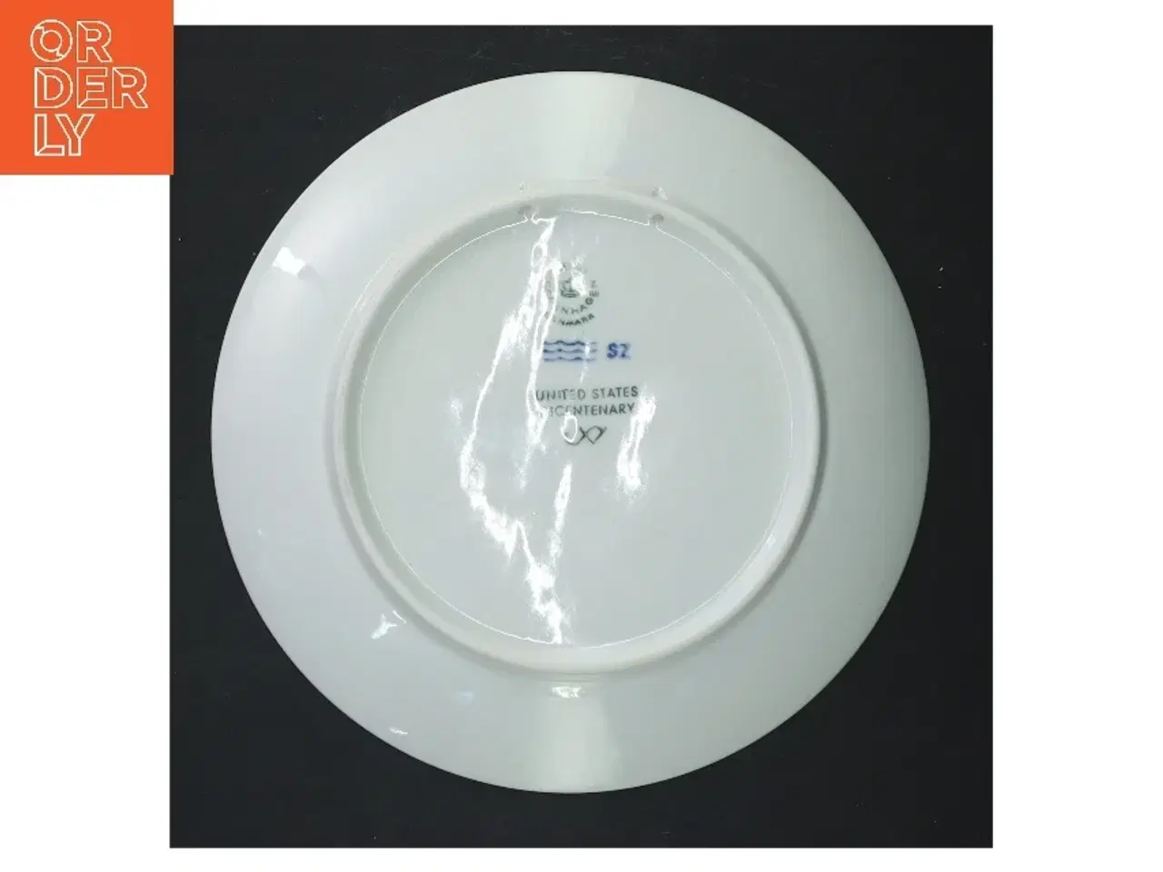 Billede 3 - Dekorativ porcelænstallerken fra 1976 fra Royal Copenhagen (str. Ø 18 cm)