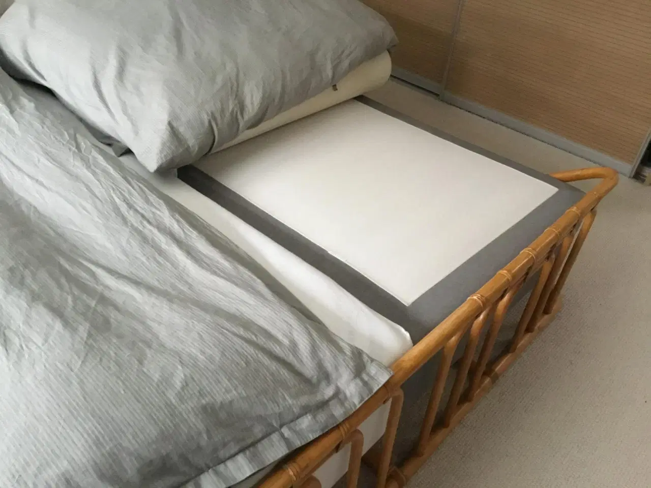 Billede 3 - Dux seng (stel + 2 madrasser)