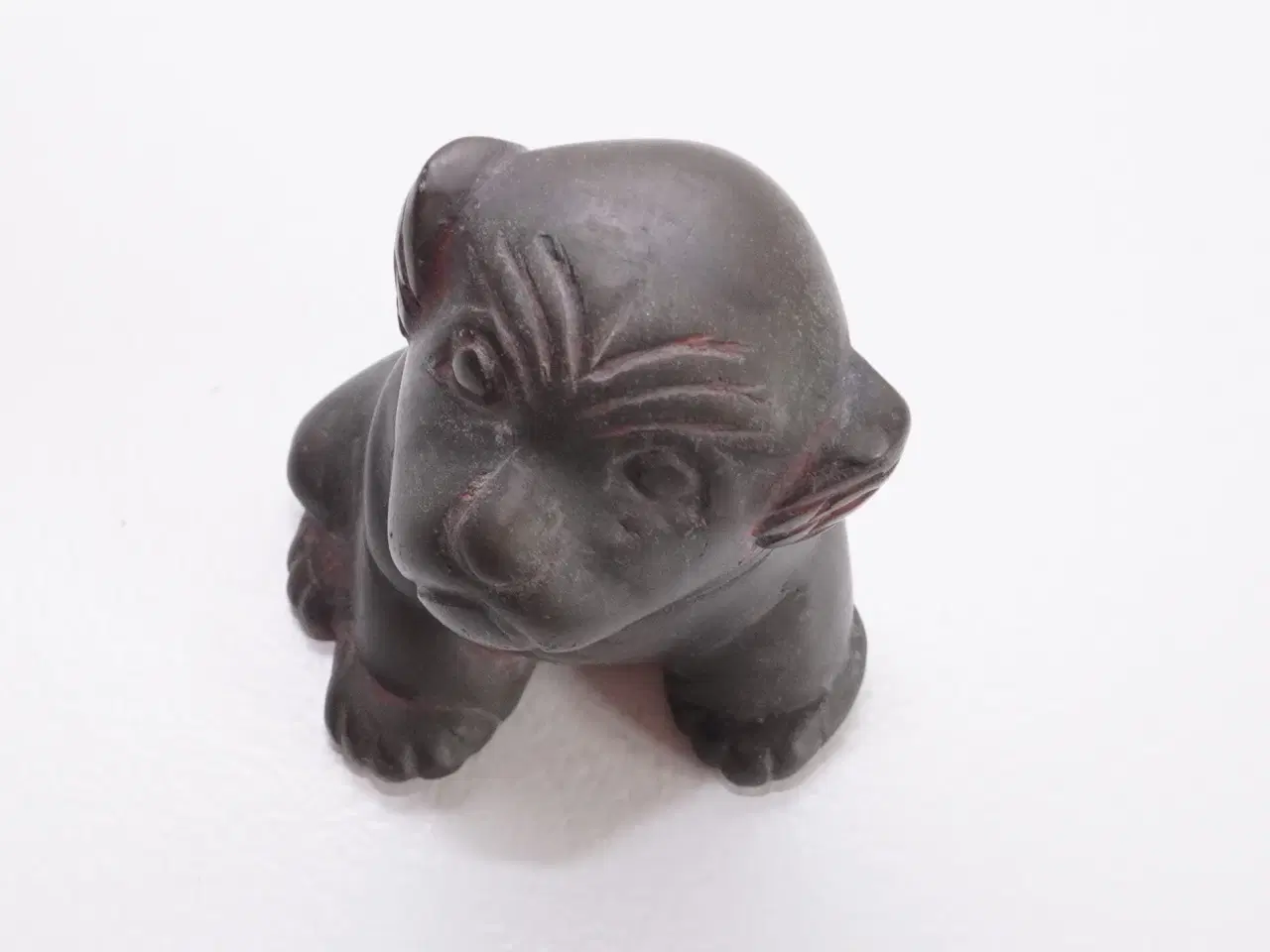Billede 4 - Ældre og detaljeret hund i metal