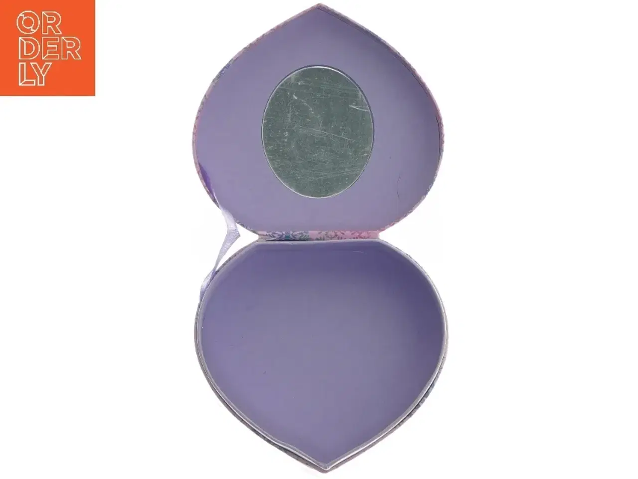 Billede 4 - Disney hjerteformet smykkeæske fra Disney (str. 11,5x12,5x5 cm)