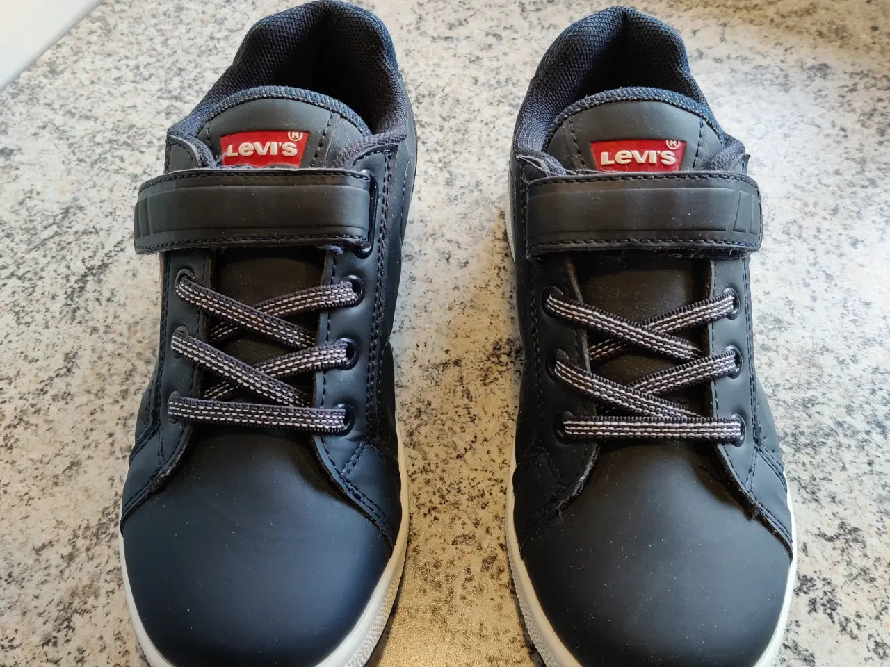 Billede 1 - Levi's sneakers str 31 - nye - fejlkøb 