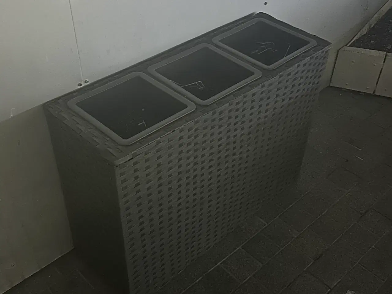 Billede 1 - Plantekasse fra Jysk