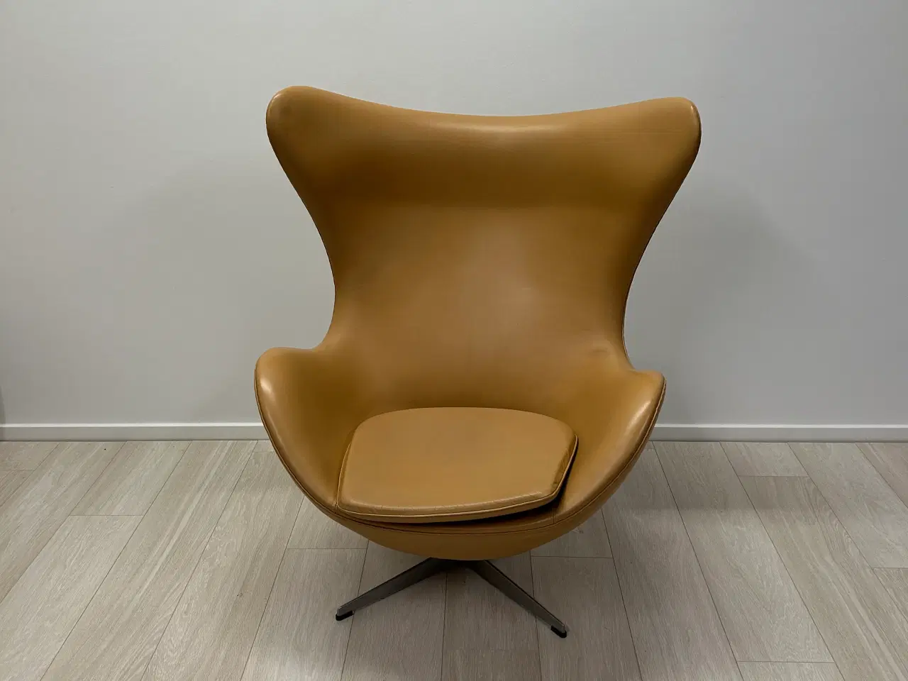 Billede 8 - Fh 3316 Ægget af Arne Jacobsen Brun læder. 