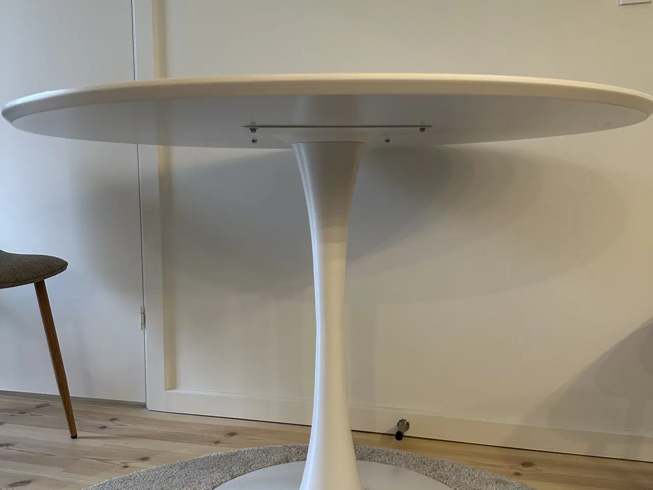 Billede 1 - Hvidt rundt spisebord