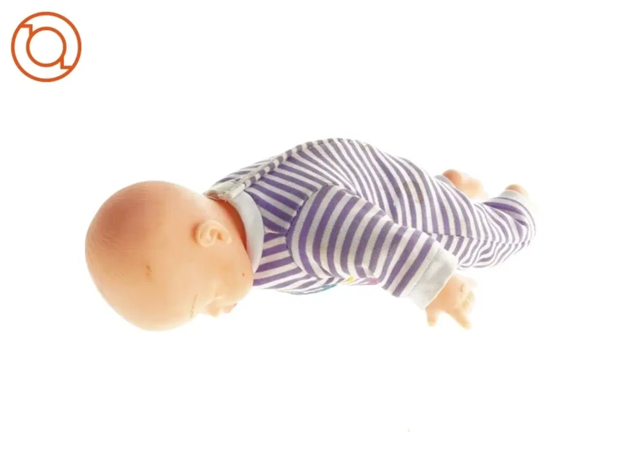 Billede 2 - Babydukkke med tøj og sutteflaske (str. 25 cm)