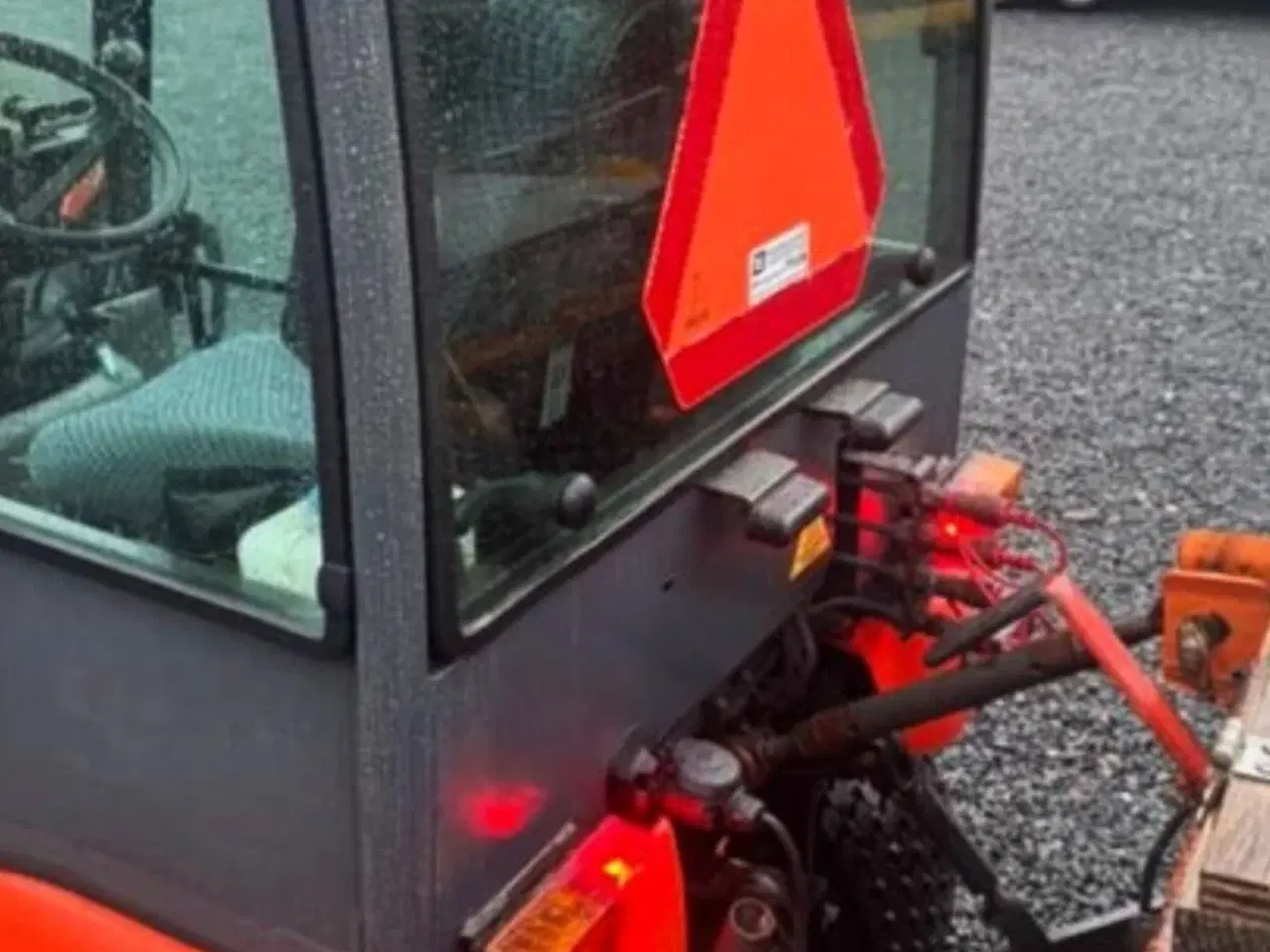 Billede 11 - Kubota B2650 HST / med vinterudstyr & lave timer