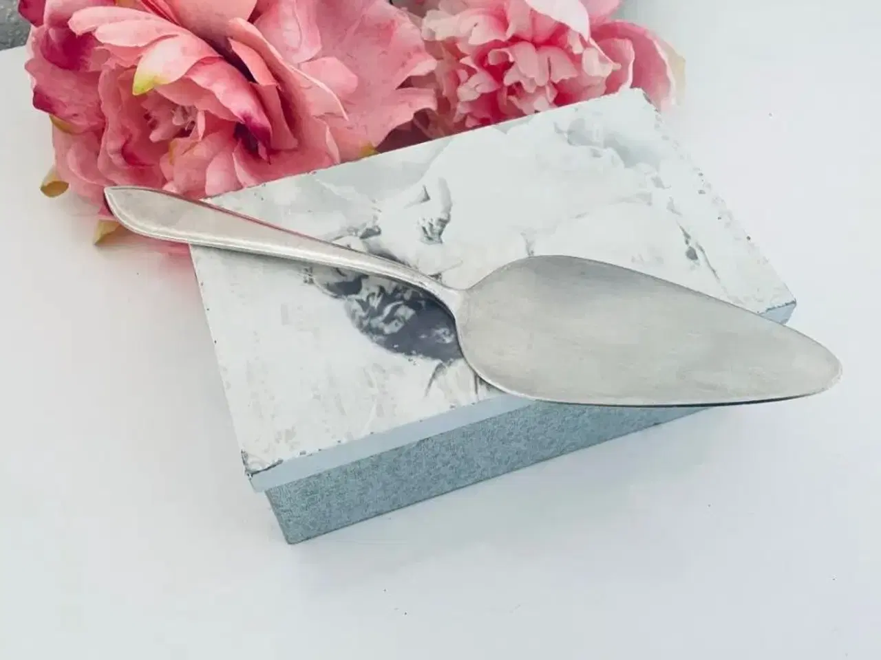 Billede 1 - Vintage lagkageske med patina 