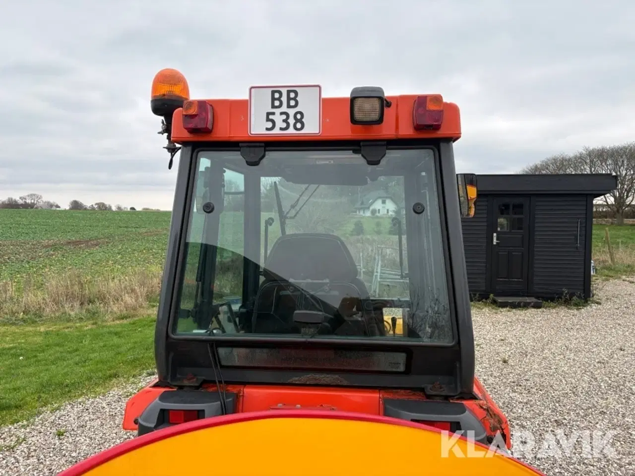Billede 6 - Traktor Kubota STV36 med kost, saltspreder og sneplov