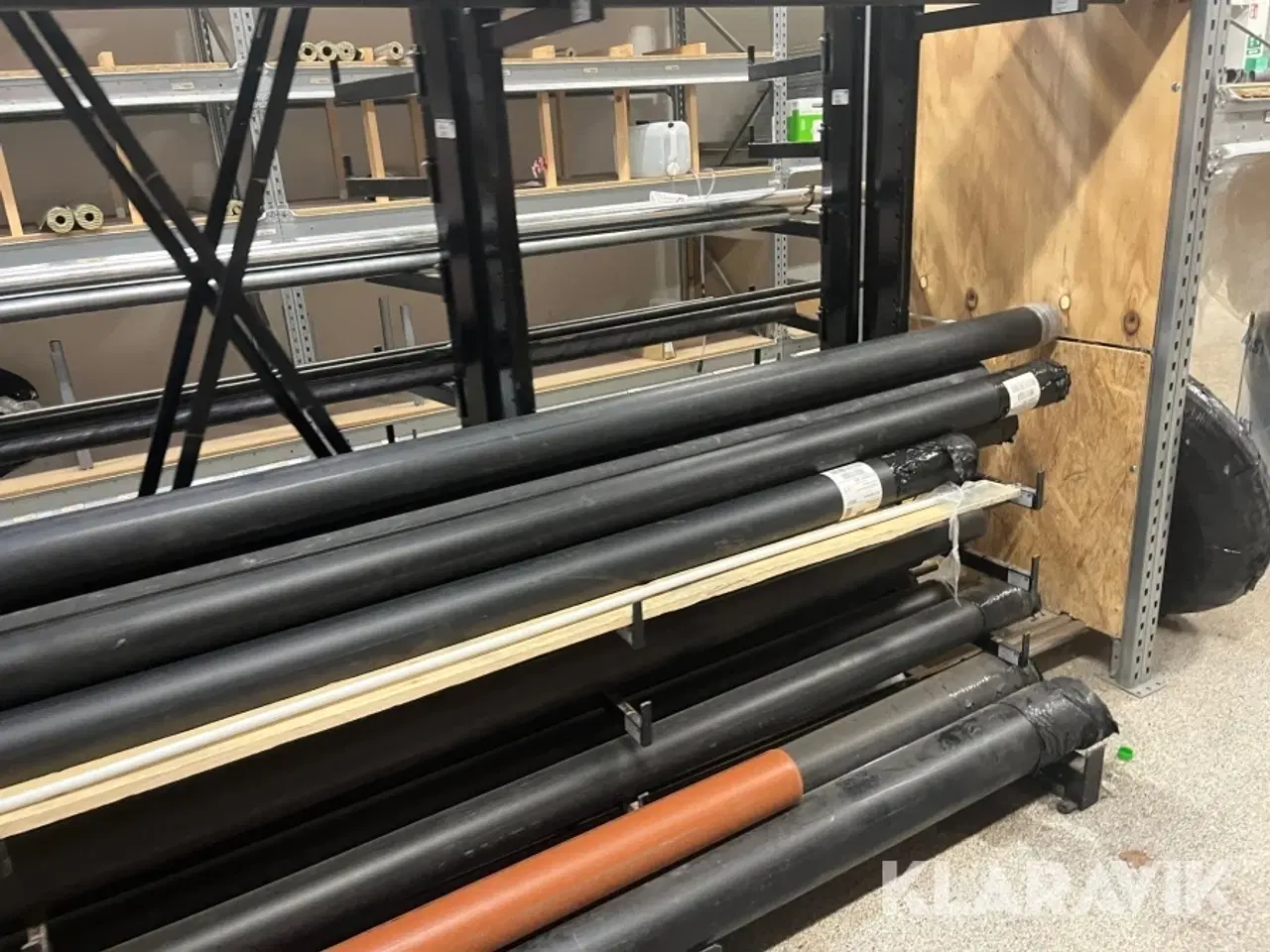 Billede 6 - Grenreol en række