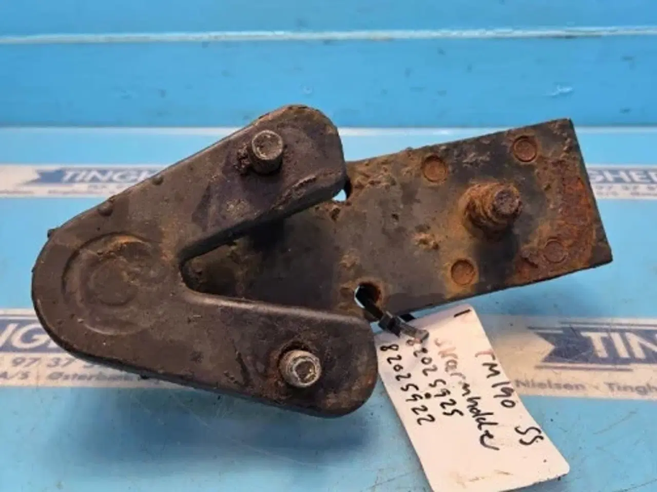 Billede 2 - New Holland TM190 Skærmholder 82025922