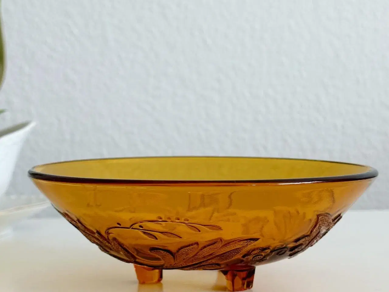 Billede 3 - Ravfarvet glas m blomsterpræg, tysk