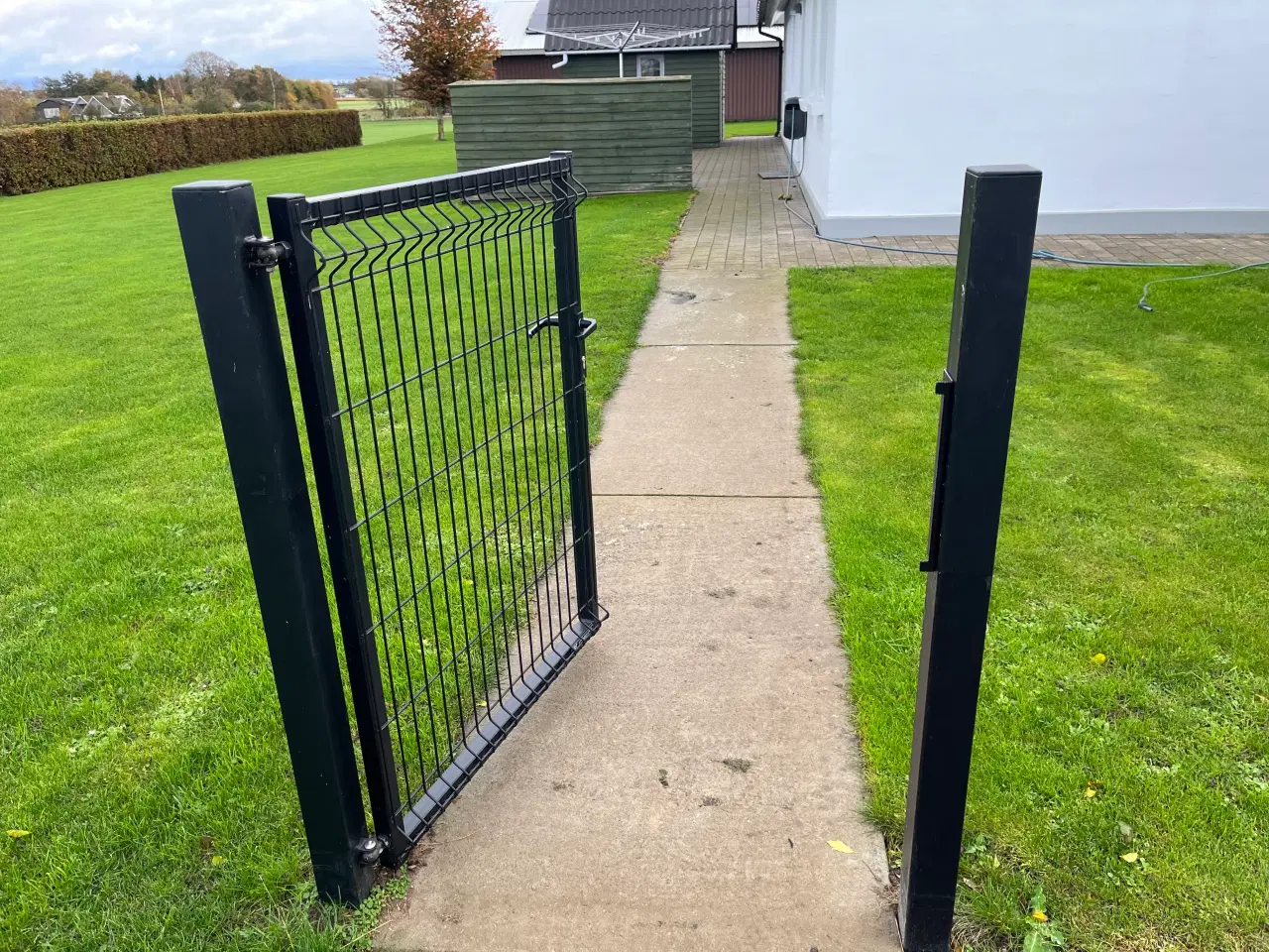 Billede 4 - 17,5 meter havehegn med låge til